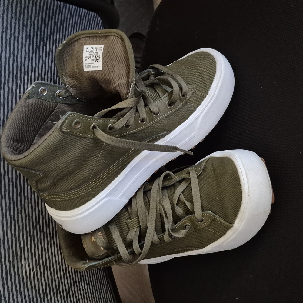 NIB Kia Mid deep olive green